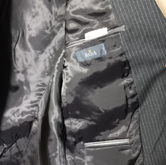 Elegant Charcoal Pinstripe Men's Blazer - Picture 13 of 16